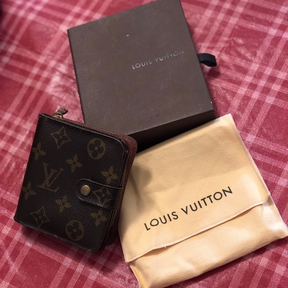 Vintage LV wallet
